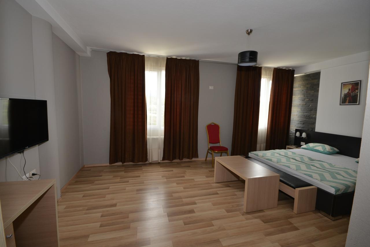 Hotel Veri Peshkopi Exterior photo